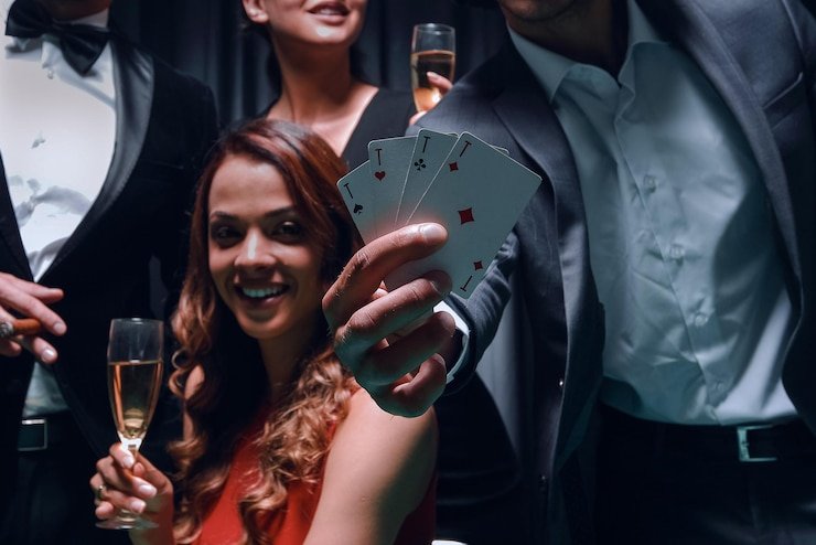 Visual simbolis program loyalti VIP goaloo23 dengan gaya neon hijau yang futuristik dan modern
